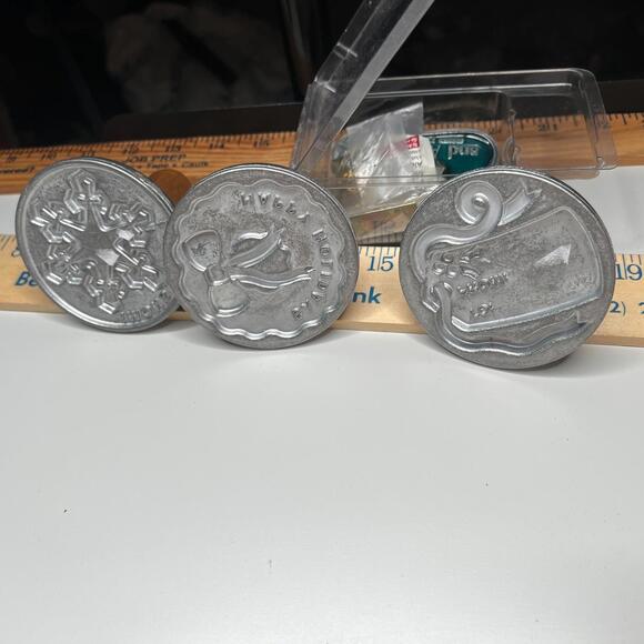 Lot of 3 Vintage Nordic Ware Cookie Stamps USA – Cast Aluminum & Wood – Snowflak - Picture 3 of 5